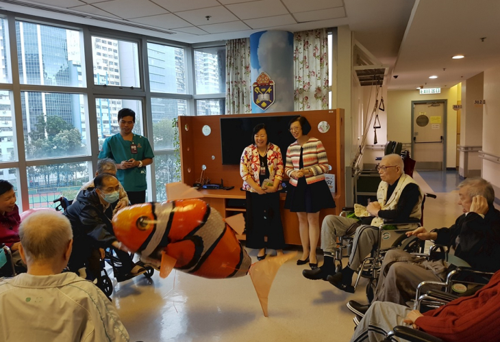 食物及衞生局局長陳肇始教授及衞生署衞生防護中心總監黃加慶醫生到訪聖公會護養院