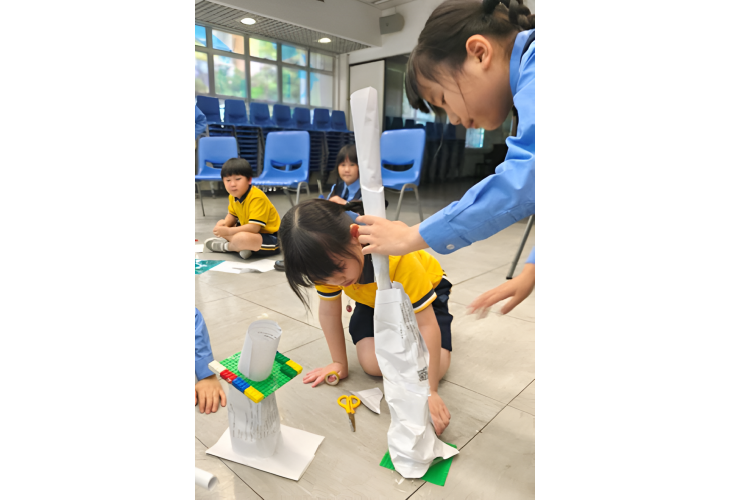 學生投入參與小組的合作任務，增進社交技巧